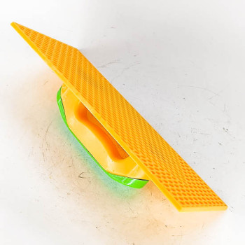 Шавар өнгөлөгч /том/